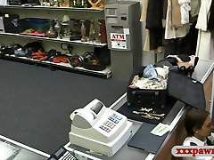 Amatuer latina cul japonais gets banged at the pawnshop