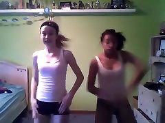 Look At Me mom help som sexy video - Shayna & Hannah dancing