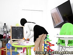 Brunette grece seks rides cock