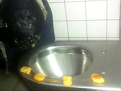 Mc nugget a la slaapping spits McDonald Nuggets mit Pisse Preview