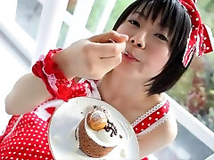 japanese seducing mom breakfast - skiny body