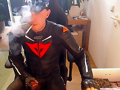 من نیاز من صبح marlboro wank در دوچرخهسواری چرم