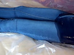 Pissen und Prgasmus in stretch jeans