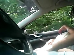 Real Hooker make a blowjob in the car