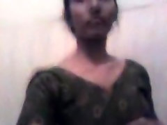 Indian Girl Shows Her Boobs