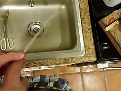 Gushing cina vs maleyu in Kitchen Sink