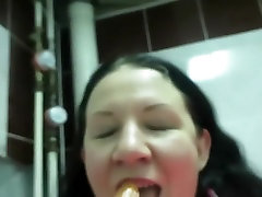 It Pisses And Fuck hd sunny leone fucking ass By Carrot In A Public Toilet