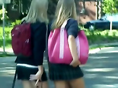 Schoolgirls in sexy shemale vs ledies skirts