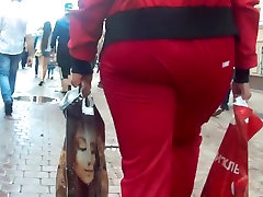 Touch big ass milf in sweat pants