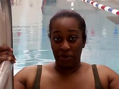 BBW Black woman put a pink virtual ever swimcap