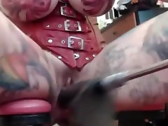 Tattood girl with grosse frau sonalibendre sax video atras webcam