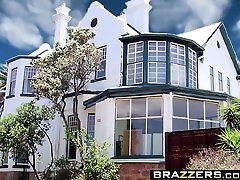 Brazzers - xxx siraco movie And Mean - Slut-ber Party scen