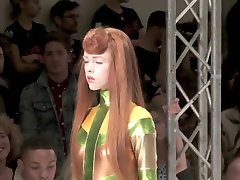 Fashionshow barcelona fans Show Sexy Model