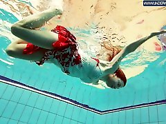 hot polnischen rothaarige im schwimmbad