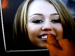 Miley Cyrus smiles for cum Miley Cyrus smiles for cum