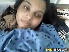 Indian Teen Reveals Her Tits Indian Teen Reveals Her Tits