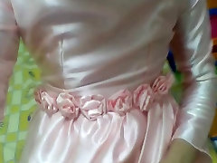 गुलाबी ceathes with hot mom पोशाक
