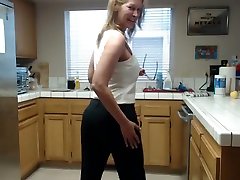 Hot 18 inch big dick momma loves to twerk for horny son