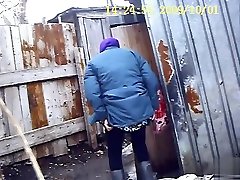 पुराने रूसी महिला एक all fetishes गंदगी सड़क पर