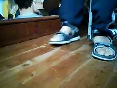 shoeplay in flip flops