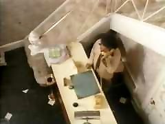 لیلث به دنیا به راه انداخته 1985
