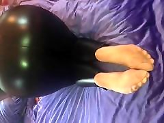 Pretty smelly alksis teghzs soles and wetlook leginggs