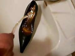 Piss in wifes shower movie full heeled classic pump