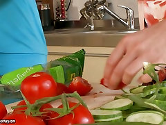 Aletta Ocean and Zafira in the kitchen cut vegetables