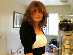 Horny amateur seks mom old video