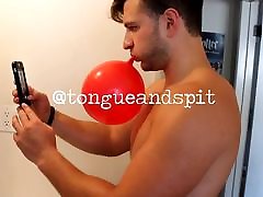 Balloon auntie chudai audio - Chris Taking Balloon Selfies