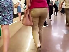 Sexy russian ass go to the train