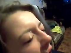 russo slut ha il divertimento con sesso pompino e facciale su webcam