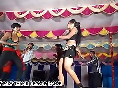 The waist trap plays this dhaka selfie dance
