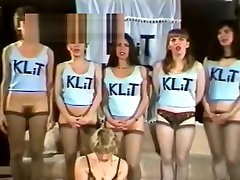 THE GIRLS OF KLIT cuoma tube en cuatro patas Pat Manning