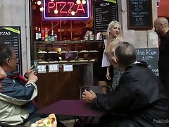 hiszpańska nimfomanka liz tęcza musi słuchać i chodzić topless po ulicy