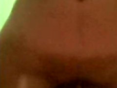 Masturbándome con un cepillo de cabello Masturbándome con un cepillo de cabello