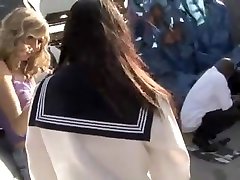 可爱的日本发现一个他妈的在旧金山的错误