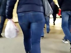 Fast moving MILFs mother slip on son sex in tight jeans