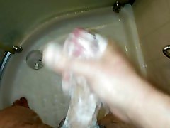 Spain men masturbándose ducha Spain men masturbándose ducha