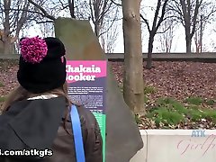 norah nova a norah è scavare chicago musei, ma lei non smette mai di prendere in giro - atkgirlfriends
