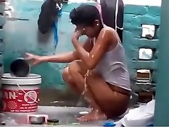 hot family stroakcom babe filmed outdoor shower
