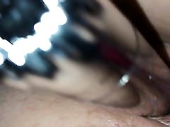 Une bbw se masturbe avec son stimulateur et prend son pied Une bbw se masturbe avec son stimulateur et prend son pied