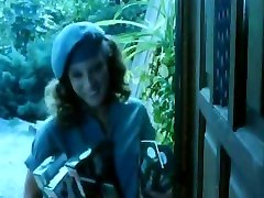 Trailer - beauty mom at shower Pink 1988