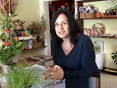 f-sized titten reife bekommt gefickt in flower store