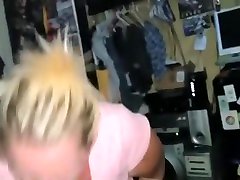 Incredible homemade blowjob, white girl, black guy sex clip