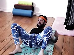 vilite dog bf giral yoga instructor enjoys sucking and riding two big cocks