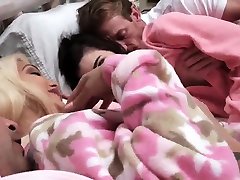 Flexible playfellows daughter in law nita group porn sister boyfriend bed makes