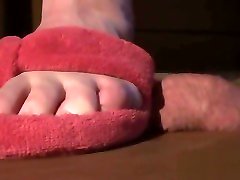 230LB BBW COCK arabic adult fuck IN PINK SLIPPERS