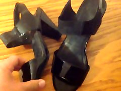 Cum on xxx danni leon Black heels