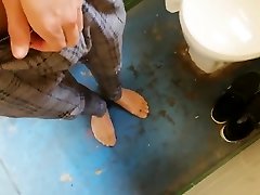 Faggot Soaks Nyloned Feet in Stangers female xxx reap and Enjoys a BBC Dildo
